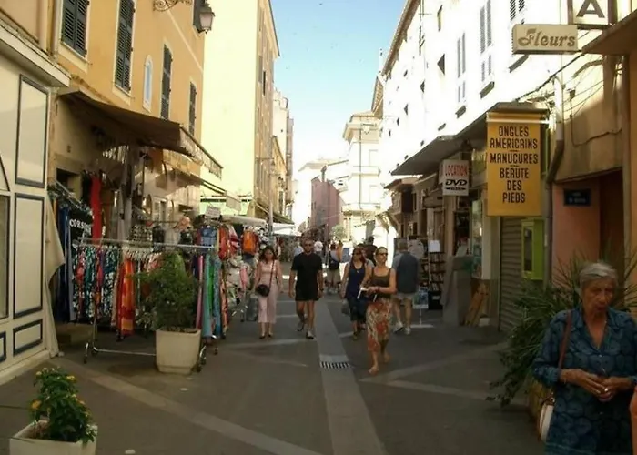 Charmant T2 Au Coeur De La Rue Fesch