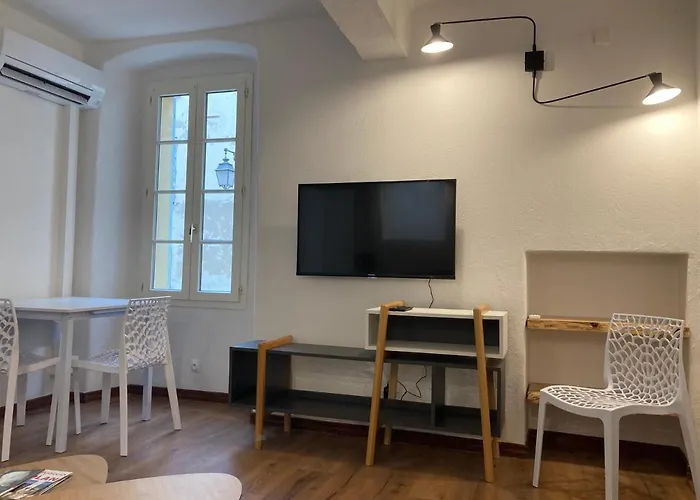 Charmant T2 Au Coeur De La Rue Fesch