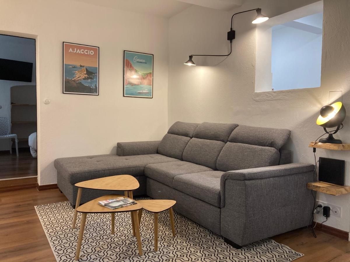 T2 Au Coeur De La Rue Fesch Ajaccio (Corsica)